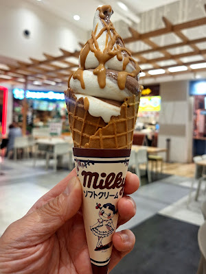 FUJIYA milky70 since1951 Aqua City Odaiba Store 사진 3
