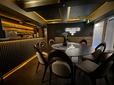 BILLIONS 사진 3