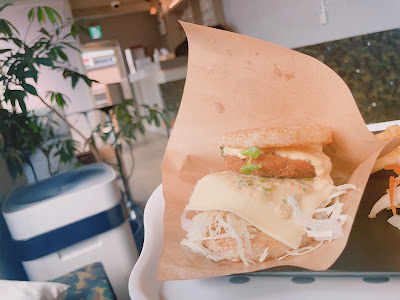 銀座六丁目、フライの家。Cafe 사진 3