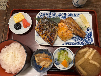 炭火焼専門食処 白銀屋 大手町分店 사진 4
