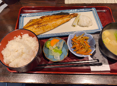 炭火焼魚店 白銀屋箱崎分岐点 사진 4