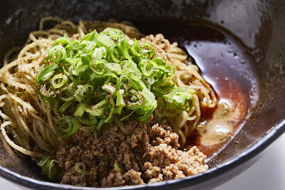 汁なし担担麺専門 キング軒 神田スタンド 사진 3