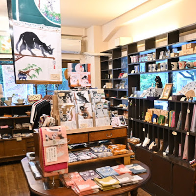 猫雑貨と和カフェ 王冠印雑貨店 사진 3