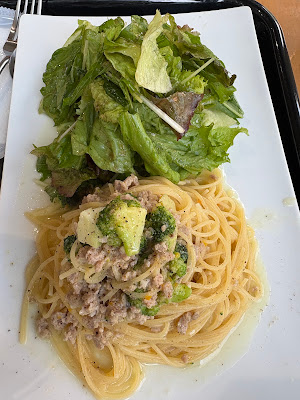 UT Cafe BERTHOLLET Rouge 사진 2