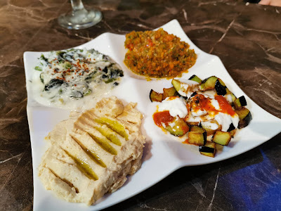 Omer's Restaurant 사진 2