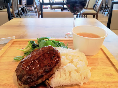 Hop & Steps Cafe 사진 3