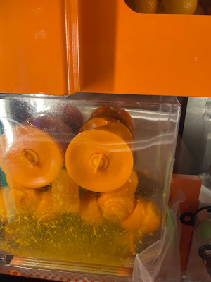 Feed ME Orange 生搾りオレンジジュース自動販売機 사진 3