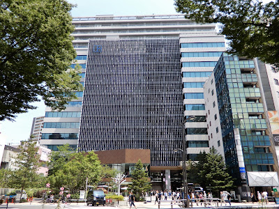 co-lab 사진 3