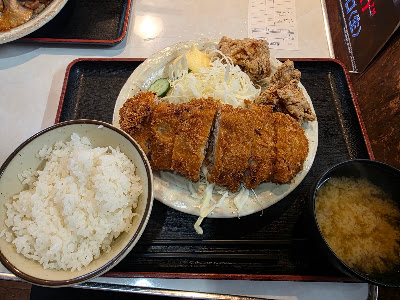 朝挽もつ焼芝浦本家 사진 2