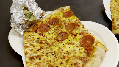 PIZZA SLICE COMMISSARY 사진 2