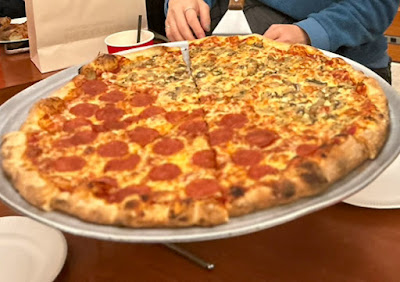 PIZZA SLICE COMMISSARY 사진 4