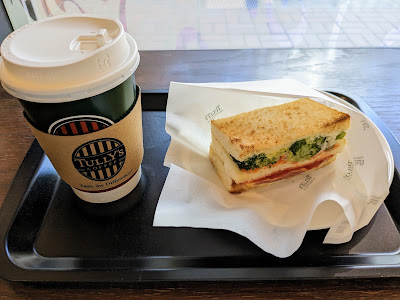 Tully's Coffee Shinjuku Center Building 사진 3