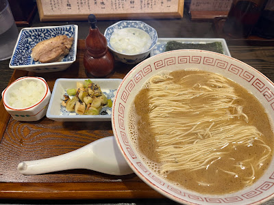 炭火焼濃厚中華そば 倫道 사진 4
