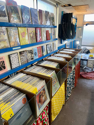 UPTOWN RECORD STORE 사진 2
