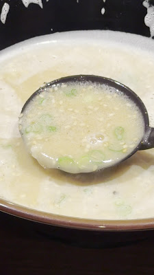 EIKOKU SHORYU 英国昇龍 TOKYO 東大赤門前店 本格豚骨ラーメン＆炭火博多焼き鳥 사진 2