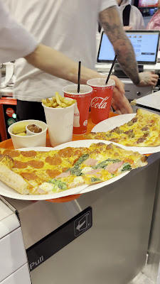 PIZZA SLICE MIYASHITA PARK 사진 2