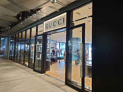 Gucci Pin - Gucci Shibuya Miyashita Park 사진 5