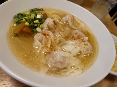 清湯ワンタン麺 七喜 新宿西口 사진 4