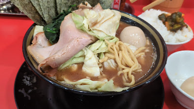 家系ラーメン大総家 神田店 사진 2