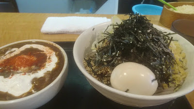 なぜ蕎麦にラー油を入れるのか。東新宿店 사진 2