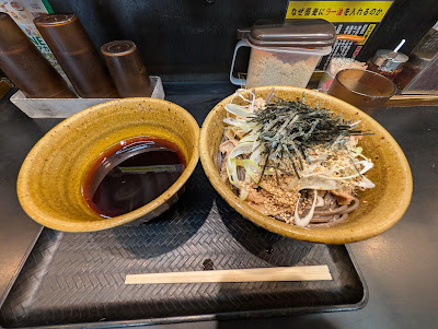 なぜ蕎麦にラー油を入れるのか。秋葉原1号店 사진 4