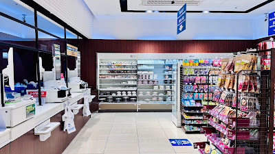 LAWSON Hilton Tokyo Bay Store 사진 4
