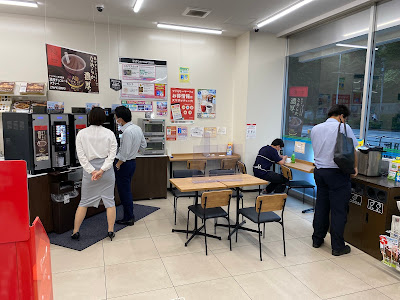 패밀리마트 이치가야혼무라쵸점 사진 5