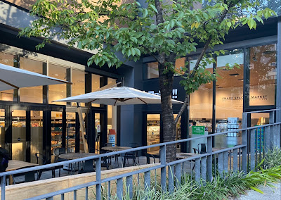 Famima!! Tokyo World Gate Store 사진 3