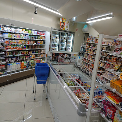 Lawson + Three-F - Ota Hasunuma Station 사진 2