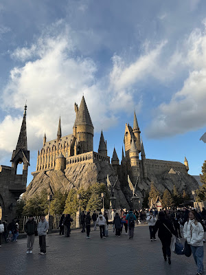 Arch gate in the village of Hogsmeade 사진 3