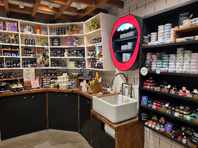 LUSH 사진 4