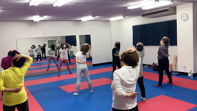 大阪市谷町のダンスエクササイズとストレッチ｜Stretching 사진 2