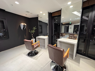 QUATTRO LEONE/クワトロ・レオーネ 大阪梅田茶屋町店 メンズ特化専門店/メンズカット/ツイストスパイラルパーマ/ニュアンスパーマ/フェード/スパイキーショート/眉毛サロン 사진 5