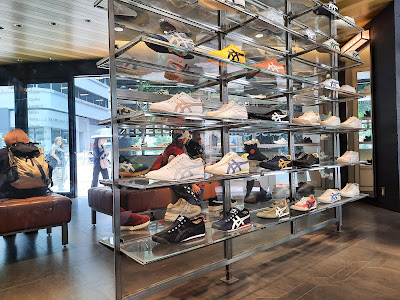 Onitsuka Tiger Osaka Shinsaibashi 사진 3