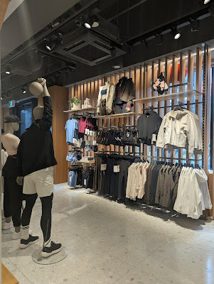Lululemon Midosuji 사진 2
