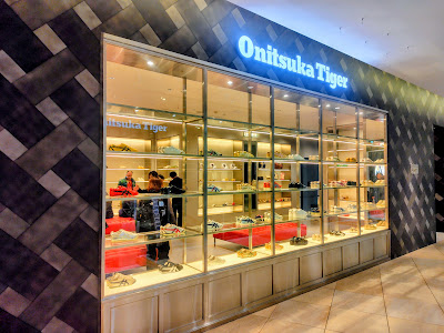 Onitsuka Tiger NU Chayamachi Store 사진 3