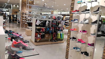 Onitsuka Tiger in Hankyu Umeda GREEN AGE 사진 2