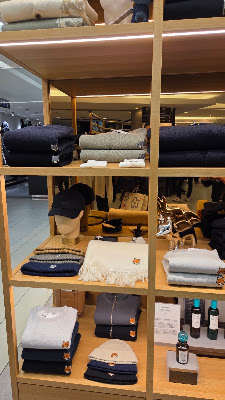 Maison Kitsuné HANKYU Men's Osaka Store 사진 2