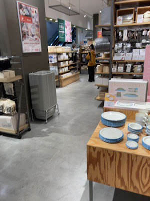 ３coins ＋plus AEON MALL Osaka Dome City store 사진 4