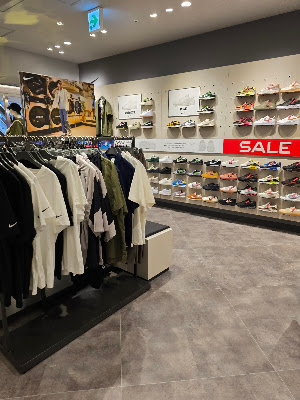 ABC-MART GRAND STAGE Namba Parks shop 사진 4