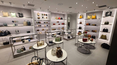 CHARLES & KEITH Diamor Mall Osaka Store 사진 2