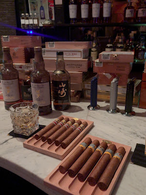 ZEN Cigar Bar 사진 3