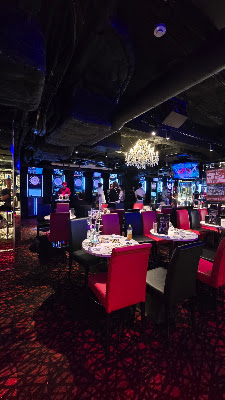 Dining Darts Bar Bee NAMBA 사진 3