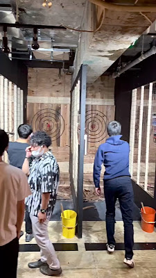 THE AXE THROWING BAR®︎｜体験型 アミューズメントバー 大阪心斎橋店(斧投げバー) 사진 2