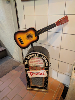 Live bar Teasin' 사진 3