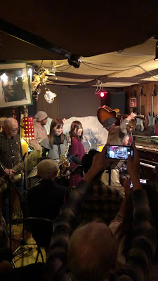 Live & Blues Bar THE RAINCOAT 사진 2