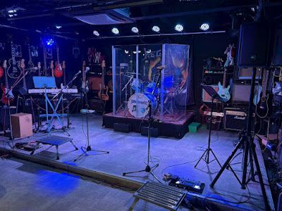 【日本一敷居の低いライブハウス&生演奏Bar】MEGANETH 사진 3