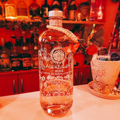 ゲイバー Strawberry Time 사진 3