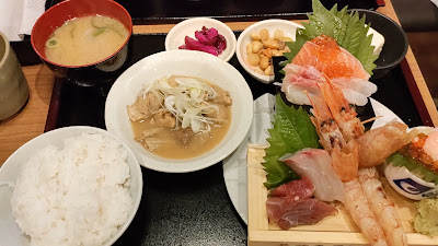 肉と魚がうまい酒場 ニューツルマツ KITTE 大阪店 사진 2
