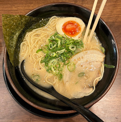 濃厚豚骨ラーメン 日夏屋 難波中店 사진 5